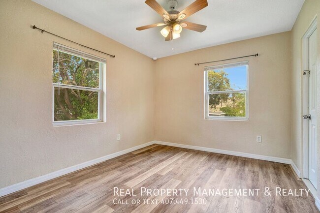 Building Photo - 2183 Crandon Ave