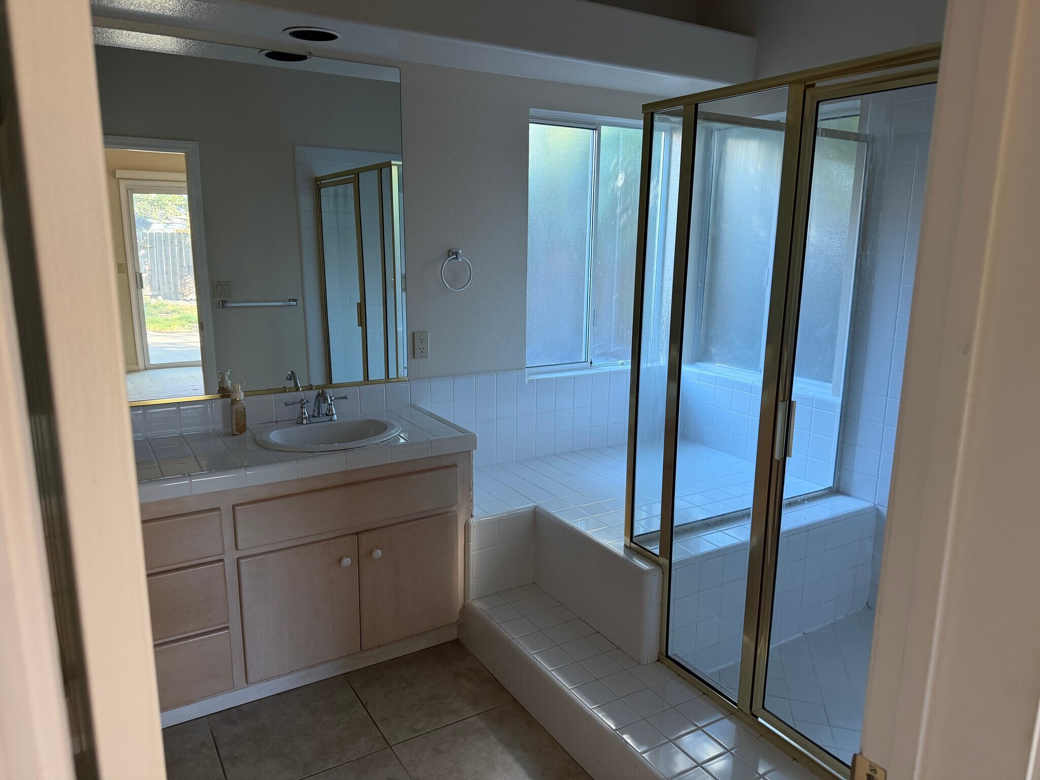 Building Photo - 4933 Charter Rd