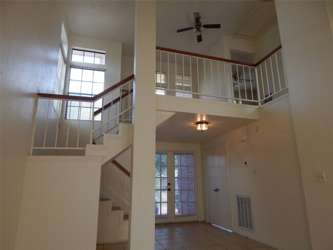 Building Photo - 8623 Beechcrest St