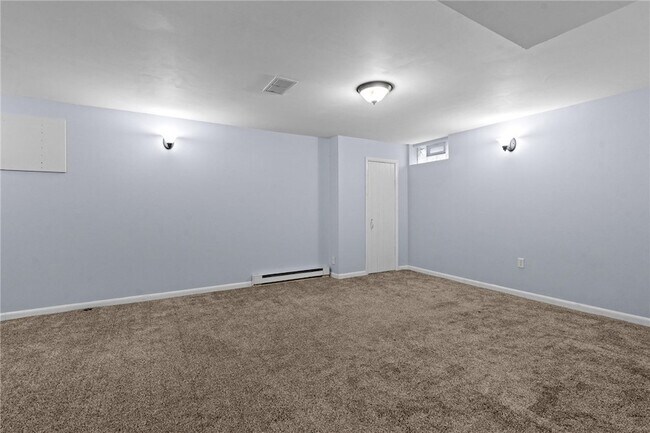 Building Photo - 2617 California Ave
