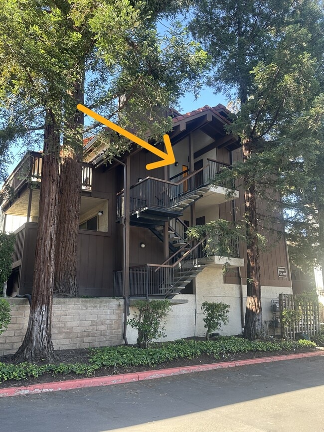 Building Photo - 2055 Sierra Rd