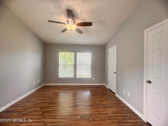 Building Photo - 13040 Sunset Lake Dr