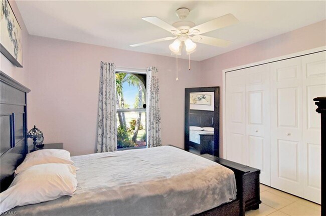 Building Photo - 4531 SW 14th Pl