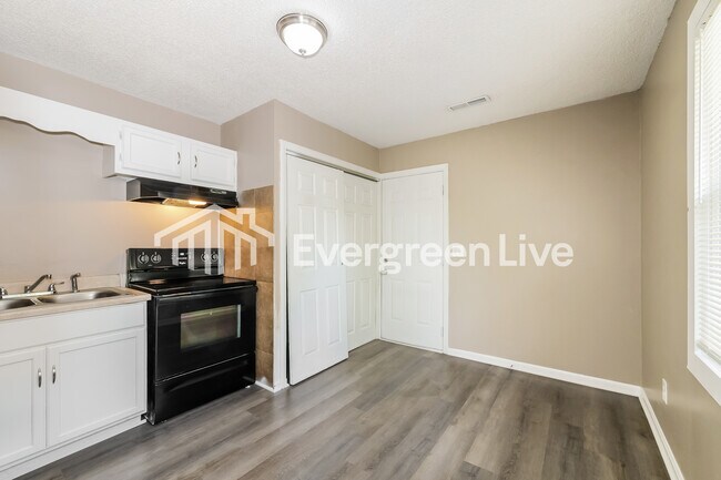 Building Photo - 18109 19th St N