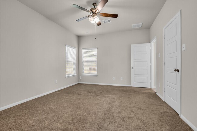 Building Photo - 506 Emerald Thicket Ln
