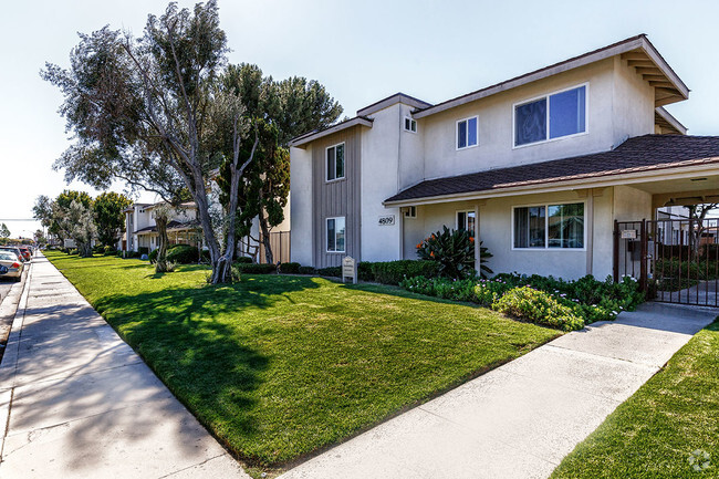 Building Photo - Southwinds Apartments