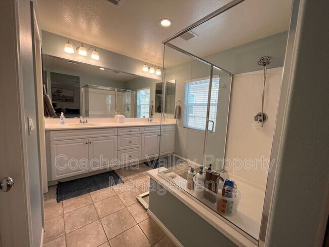 Building Photo - 321 Paseo Gusto