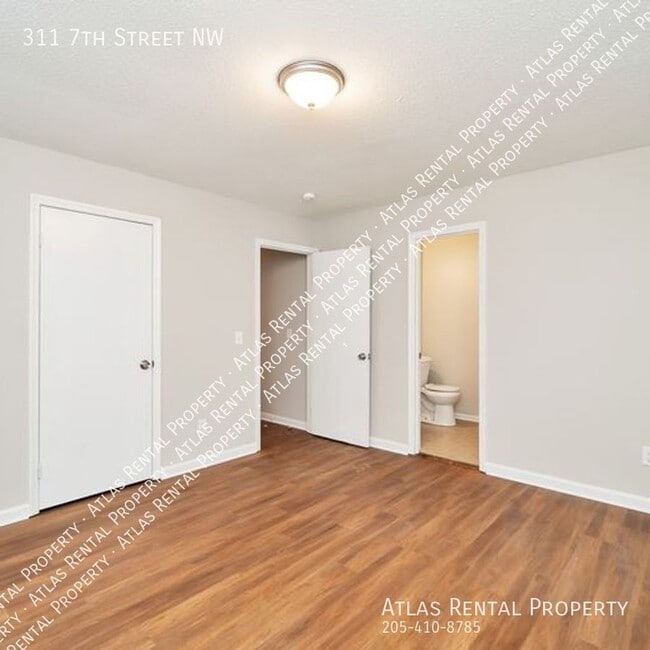 Building Photo - 311 7th St NW