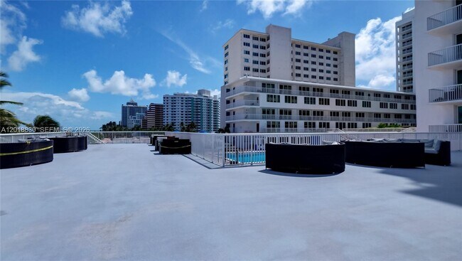 Building Photo - 5401 Collins Ave