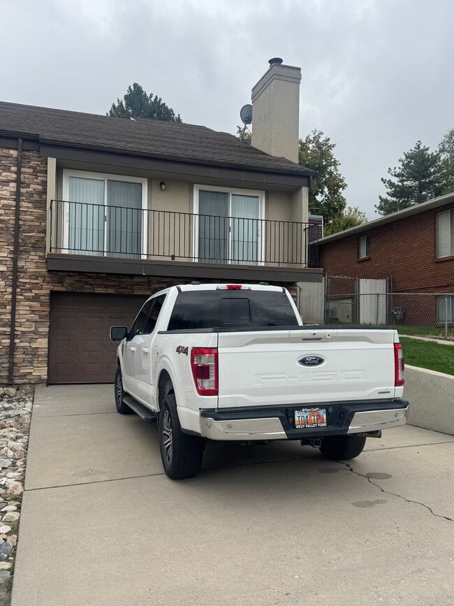 Building Photo - Beautiful Cottonwood Heights Duplex!