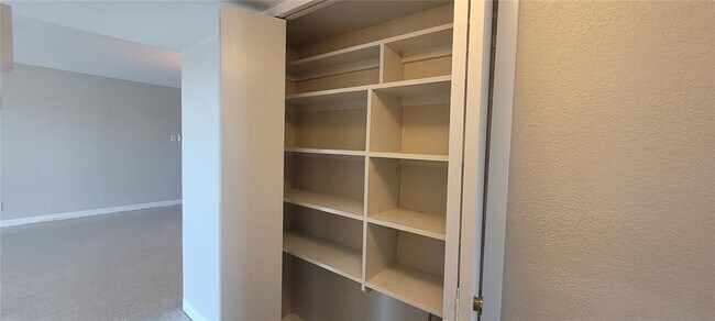 Building Photo - 10355 Paradise Blvd