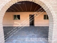 Building Photo - 1717 W Boutz Rd