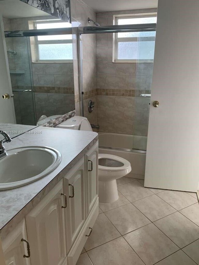 Building Photo - 5003 NW 35th St