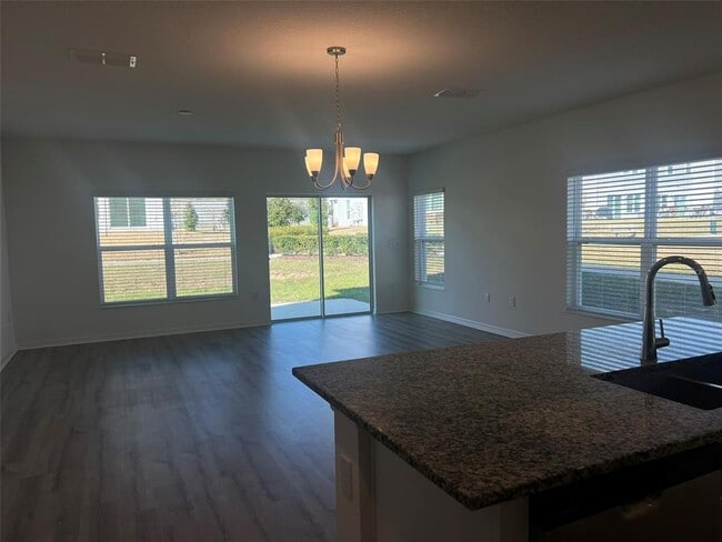 Building Photo - 692 Stoney Pointe Cir