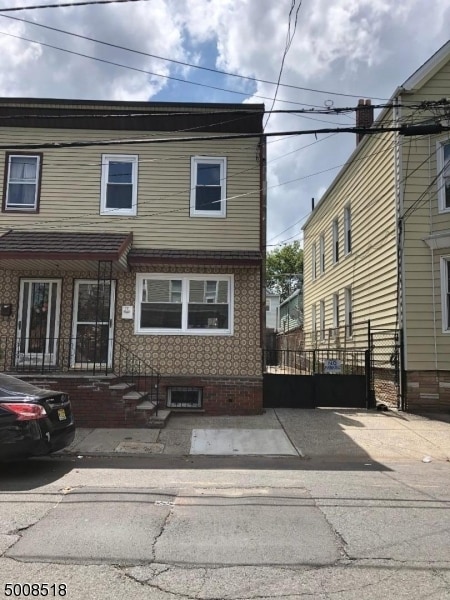 Primary Photo - 17-19 Vincent St