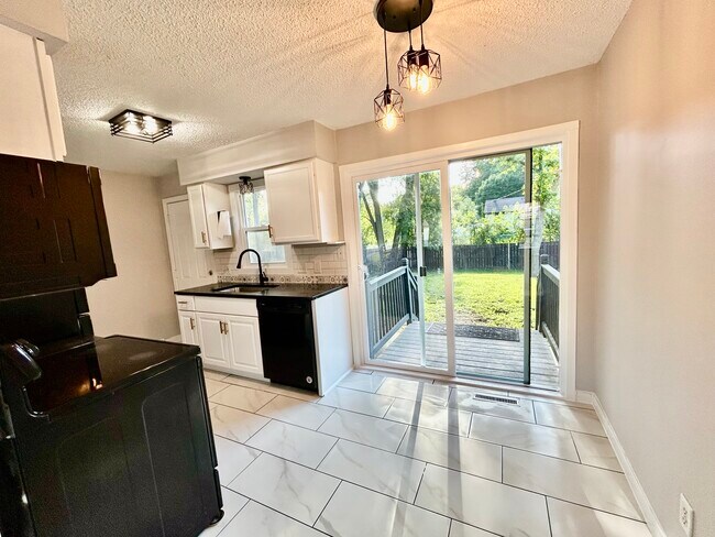 Building Photo - 414 Belle Aire Dr
