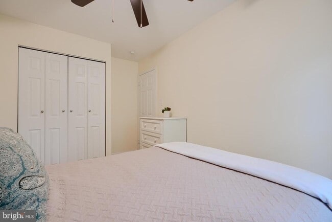 Building Photo - 6608 Ducketts Ln