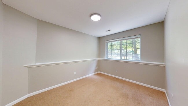 Building Photo - 3120 Promenade Cir