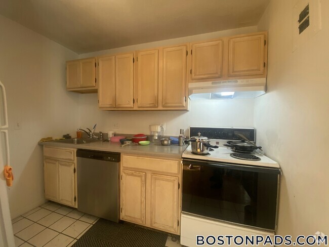 Building Photo - 50 Evergreen St