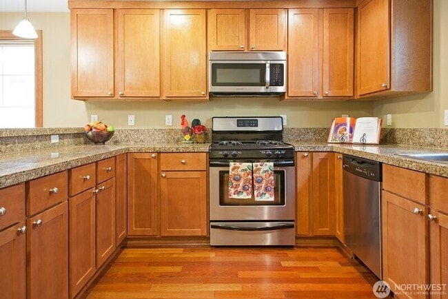 Building Photo - 1027 NE 123rd St