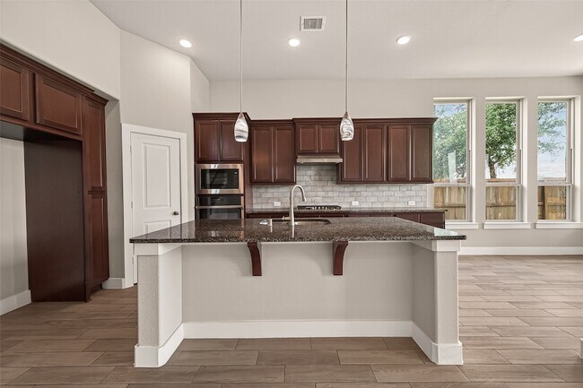 Building Photo - 2619 Lilac Point Ln