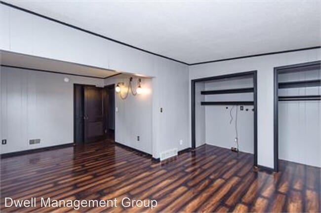 Building Photo - 5 br, 2.5 bath House - 717 13th Ave NE