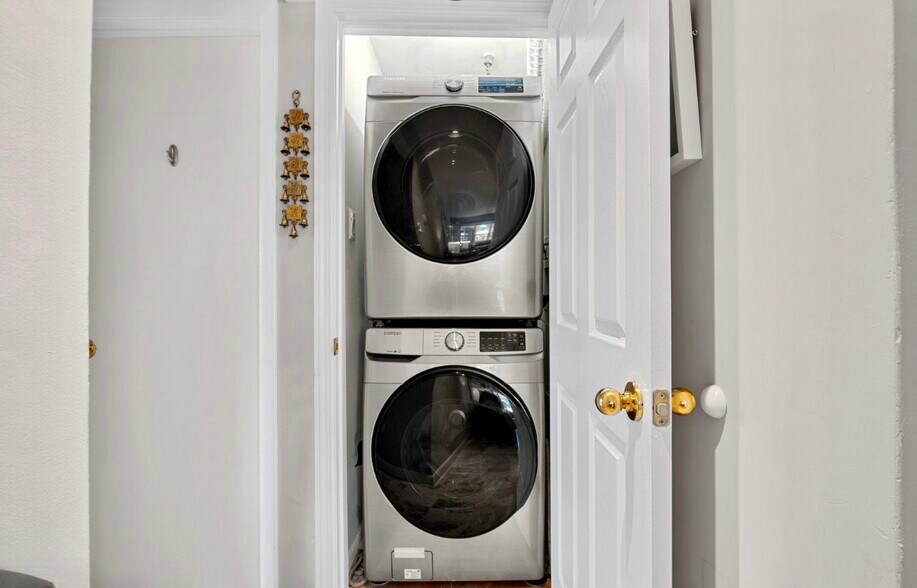 Latest washer and dryer inside the house - 8707 Grasmere Ct