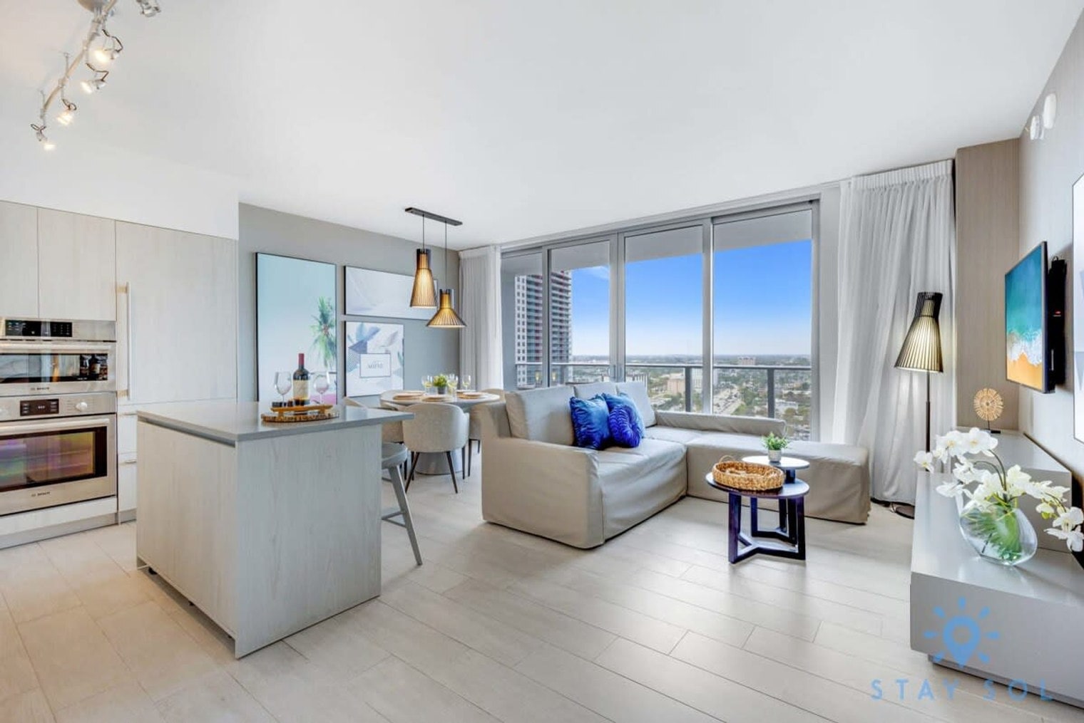 Building Photo - 4010 S Ocean Dr