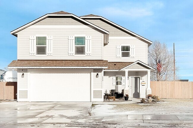 Building Photo - 645 E 35th Ave