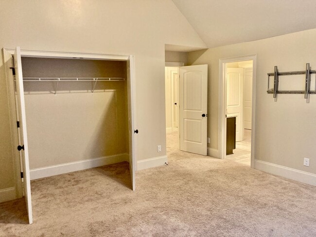 Building Photo - 8758 Crenshaw Dr