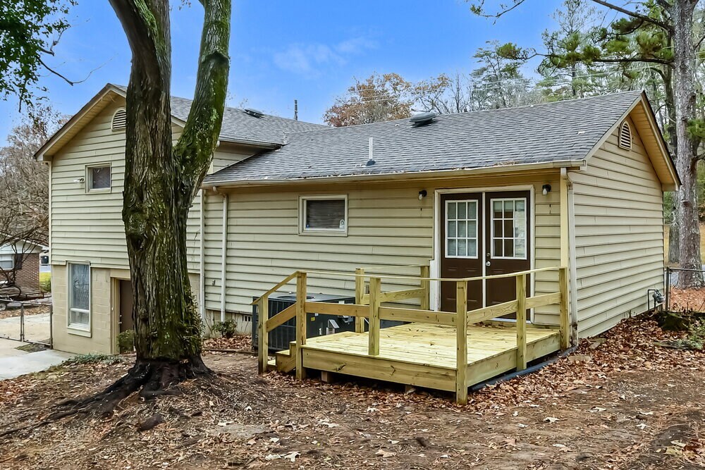 Building Photo - 909 Winchester Dr