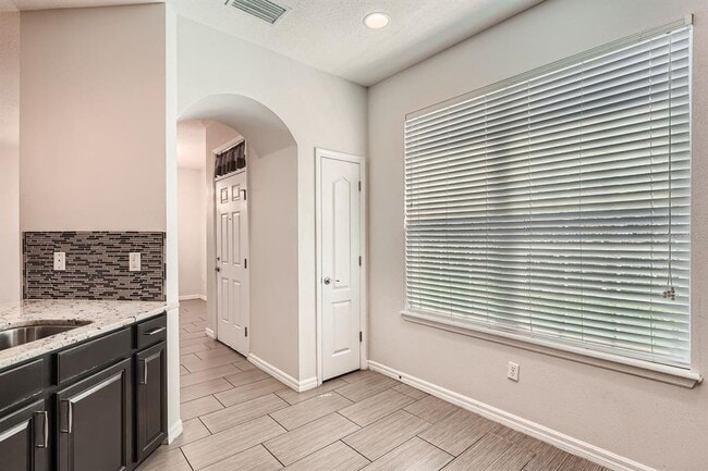 Building Photo - 7001 Interbay Blvd