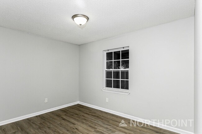 Building Photo - 3 BR/2BA | Newly Renovated Single Family Home | 1-Car Covered Parking | Front yard!