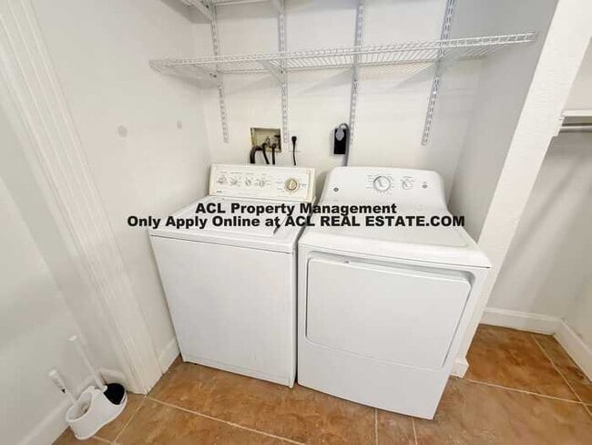 Building Photo - **WE DO NOT ADVERTISE ON CRAIGSLIST OR FACEBOOK MARKETPLACE**
