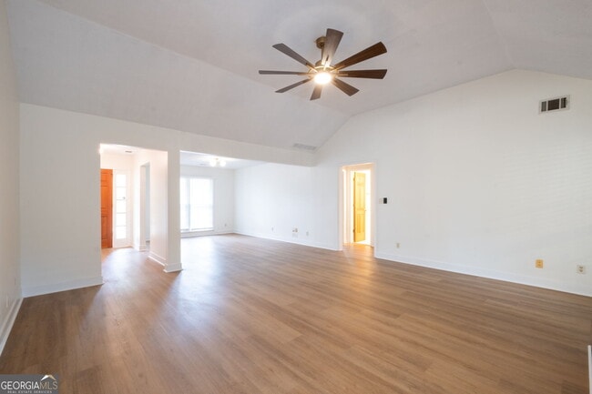 Building Photo - 2688 Benton Dr