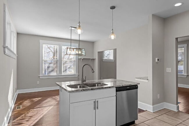 Building Photo - Updated 1920s Colonial in Northside – 3 Bed, 4 Bath – Available Now – $2,895/mo