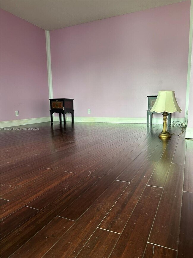 Building Photo - 4871 SW 103rd Ave