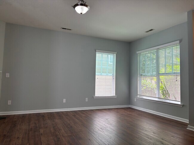 Building Photo - 10519 Royal Winchester Dr