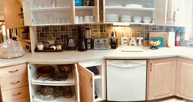 Building Photo - 140 Paquette Cir