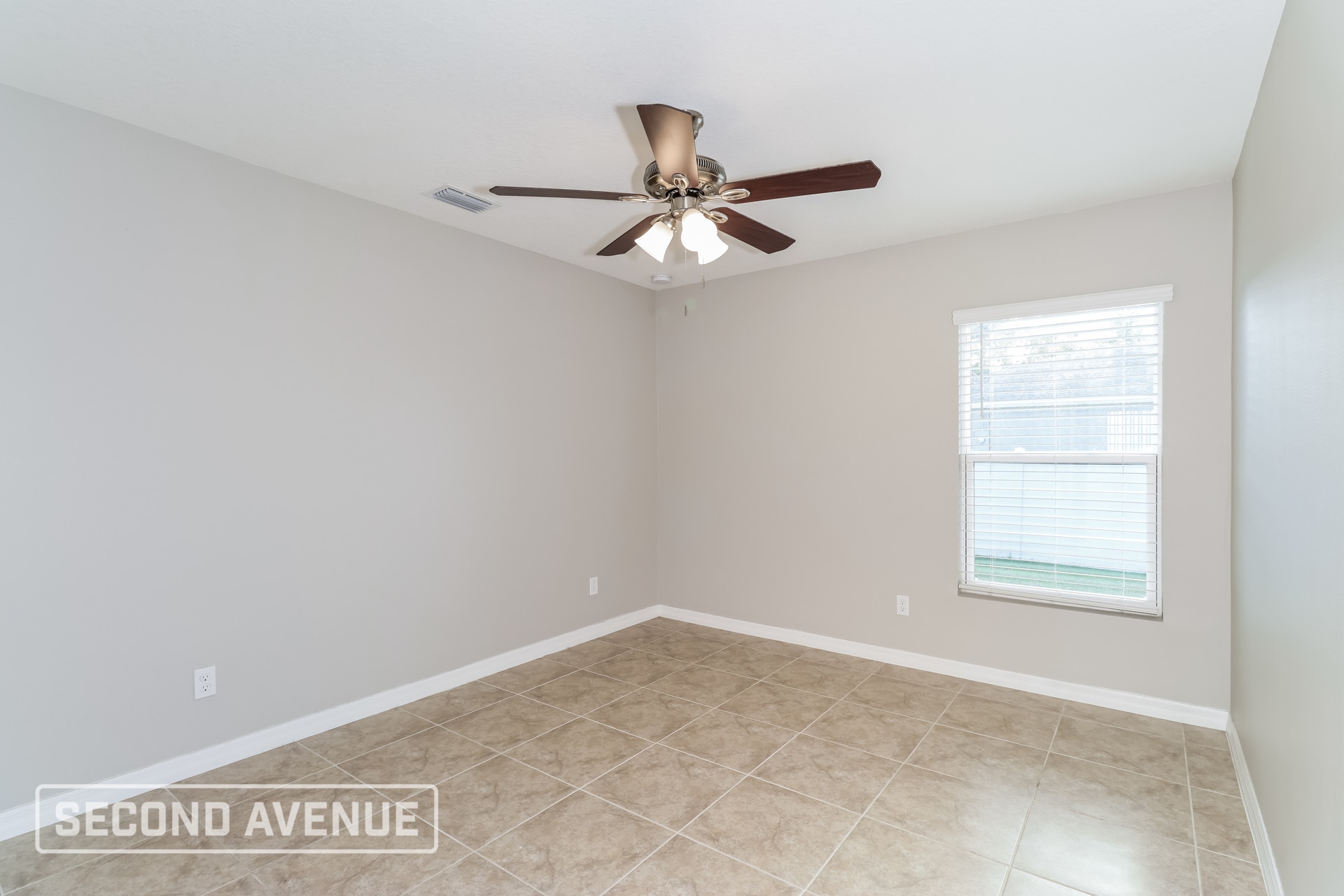 Building Photo - 594 Topeka Rd SW