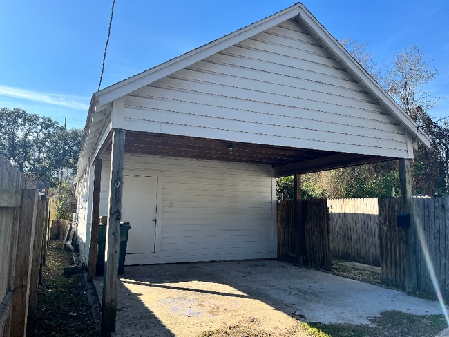 Building Photo - 1015 N 8th St