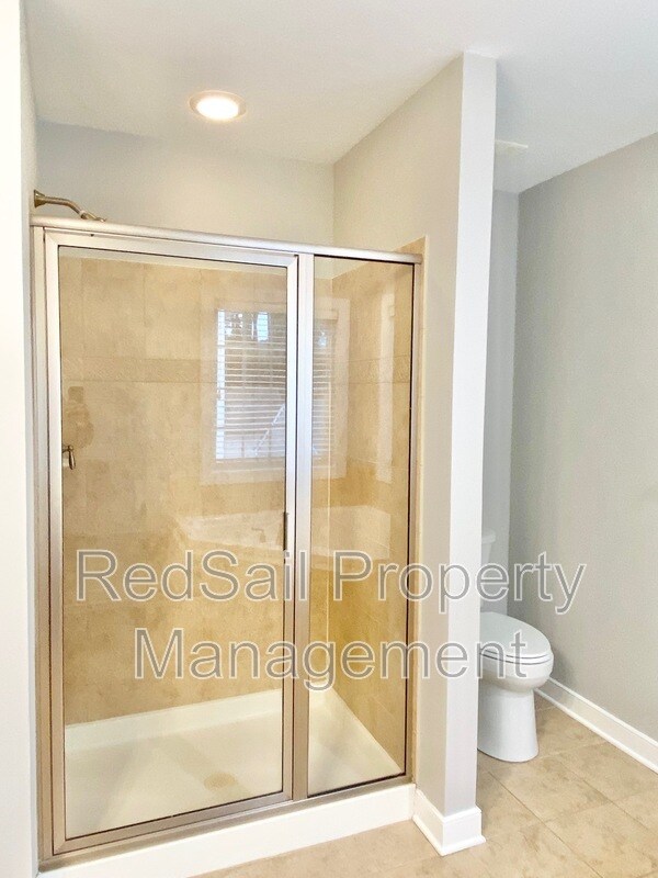 Building Photo - 411 Quarterpath Rd