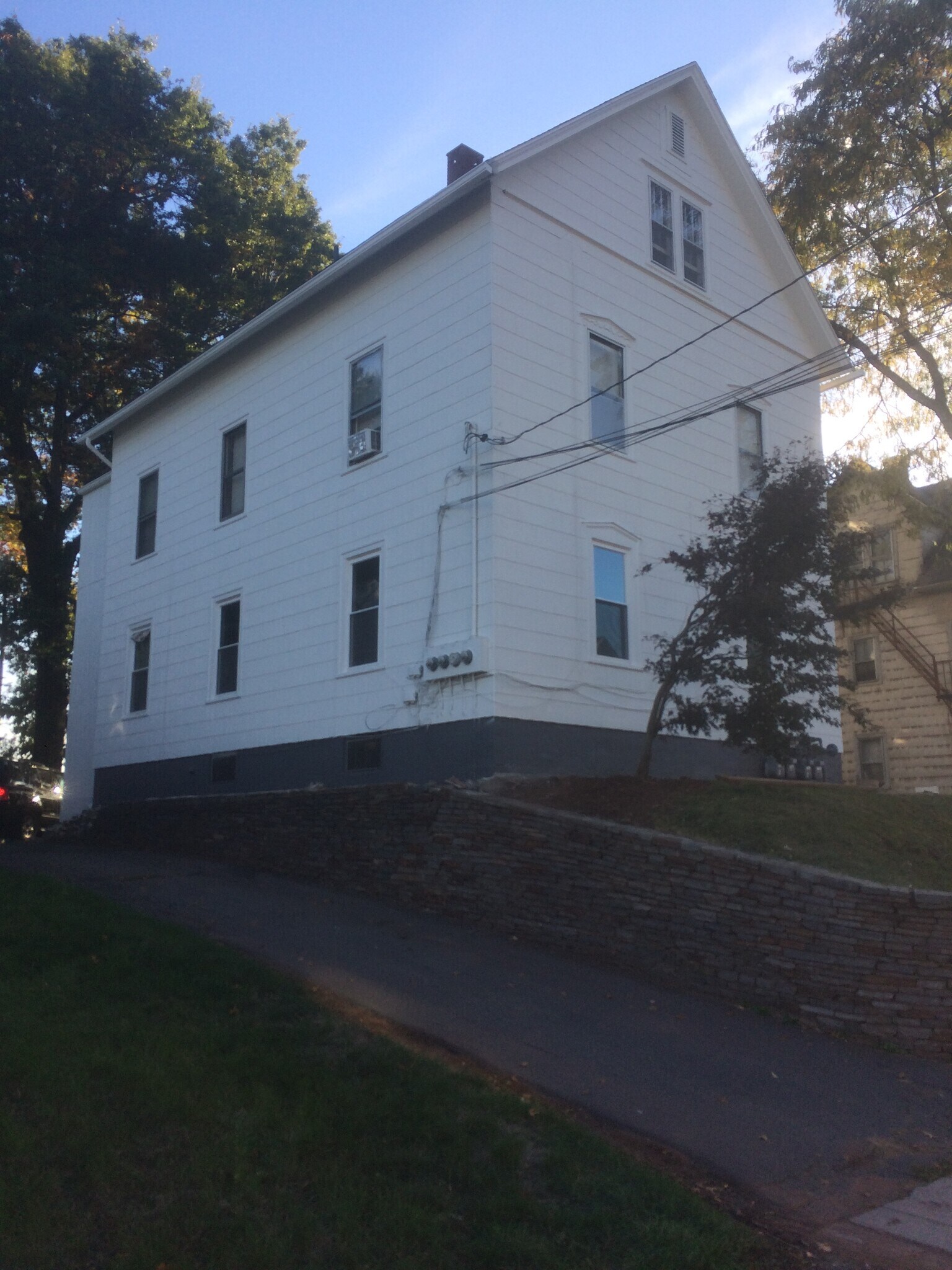 Building Photo - 161 Jubilee St
