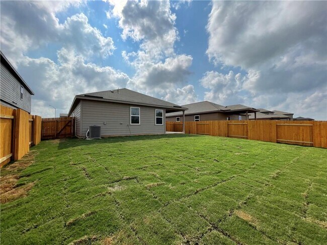 Building Photo - 508 Republic Dr