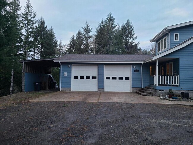 Building Photo - 389 Yasek Loop