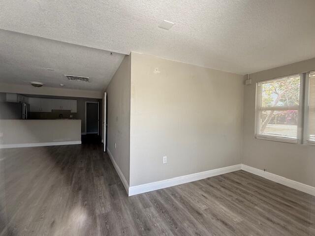 Building Photo - 400 Metcalf Ct