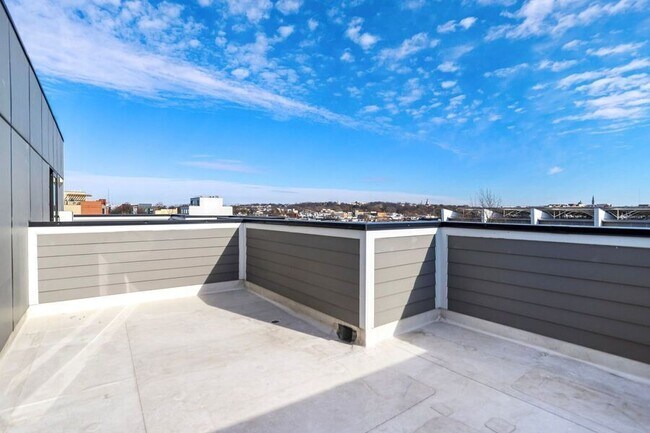 Building Photo - 2812 Georgia Ave NW