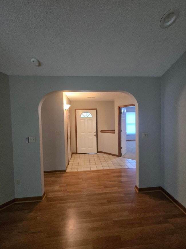 Building Photo - 3700 Falmouth Dr