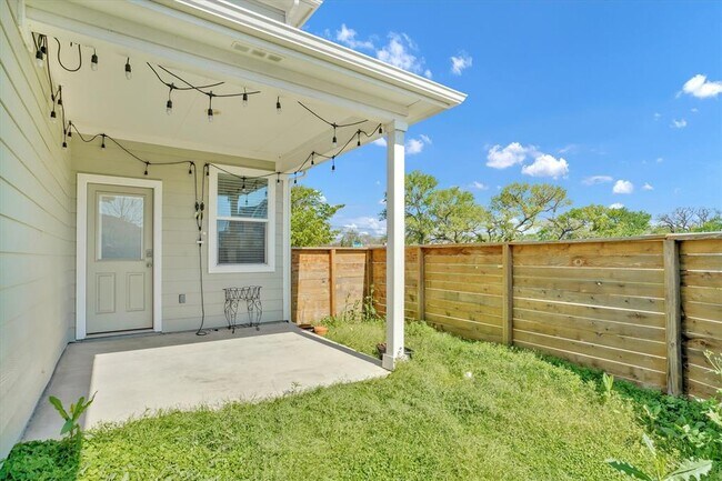 Building Photo - 5412 Golden Canary Ln