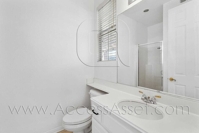 Building Photo - Huge 5 Bed/ 3.5 Bath Home In Desirable Gated Rancho Madera community In Temecula!